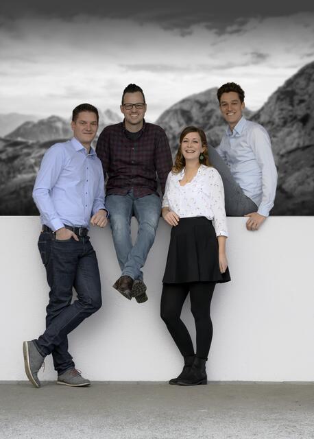 Das sind die "netWERKER": Michael Mauthner, Markus Gutschi, Katharina Garber und David Schöggl (v.l.) sind die Sieger beim WOCHE-Regionalitätspreis im Bezirk Deutschlandsberg.