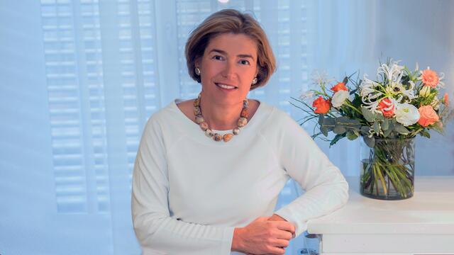 Die Gynäkologin Dr. Agnes Hofer berät ihre Patientinnen auch bei Erkrankungen der Brust.  | Foto: Praxis Dr. Agnes Hofer