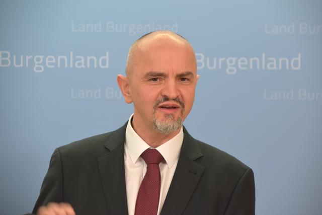 Bildungsdirektor Heinz Josef Zitz sieht das burgenländische Schulsystem gut auf diese außergewöhnliche Situation vorbereitet.