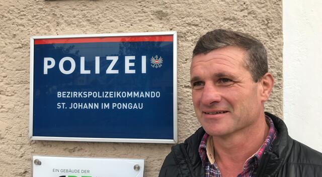 "Trotz der verstärkten Streifentätigkeit der Polizei bietet die Dämmerungszeit Einbrechern im Herbst und Winter einen sehr guten Schutz unerkannt in ein Haus oder eine Wohnung einzusteigen", erklärt uns Gruppeninspektor Ernst Höllwart vom Bezirkspolizeikommando St. Johann im Pongau. Er ist ist in der kriminalpolizeilichen Beratung tätig und kennt sich daher mit Kriminalprävention bestens aus.