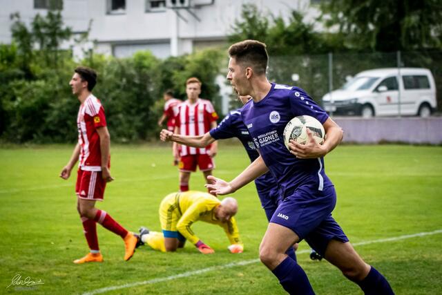 Mit Abstand jubeln lautet die Devise. | Foto: Daniel Schönherr