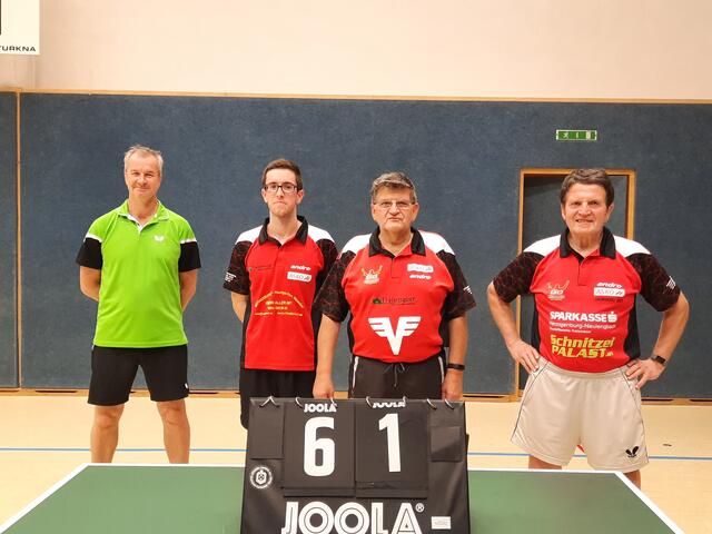 Traismauer 1 von links; Reinhard Artner, Daniel Hauss, Obmann Walter Ast, Gerhard Ast