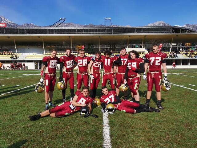 Die Rookies der Telfs Patriots absolvierten ihr erstes Spiel mit der Kampfmannschaft und schnupperten Football-Luft.