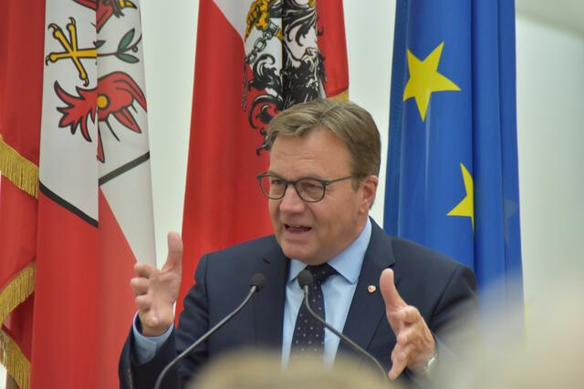 "Ich weiß, wir alle sind müde von diesem Virus", sagt LH Günther Platter zum 26. Oktober.