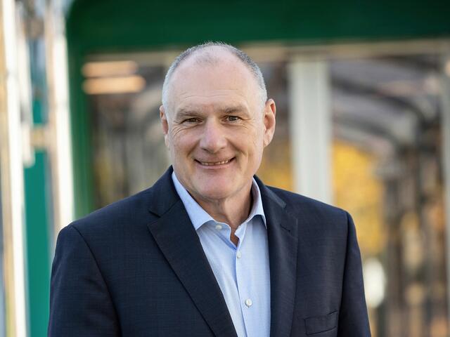 ORF Steiermark-Landesdirektor Gerhard Koch freut sich über den Sieg aus der Steiermark | Foto:  ORF/Regine Schöttl