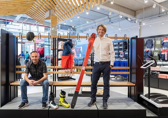 Marktleitung Stefan Schrempf und Verkaufsleiter Region OÖ Daniel Dürnberger.