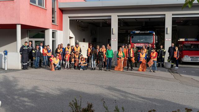 Fleißige Helfer waren am 3. Oktober unterwegs um ein Zeichen für die Umwelt zu setzen.