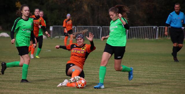 Packende Szenen beim Spiel der Soccer Ladies gegen Gratwein. | Foto: zVg