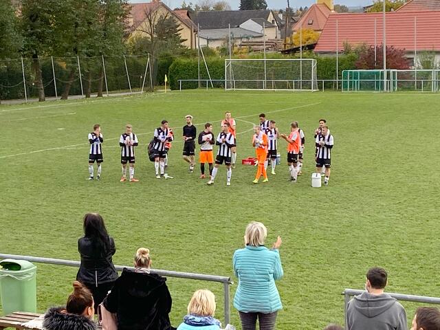 So feierten die Grambacher ihren 2:1-Zittersieg gegen Thal. Zu Allerheiligen, Sonntag um 10.30 Uhr, ist Hitzendorf zu Gast. | Foto: Hebesberger