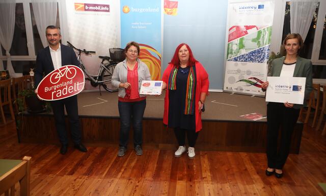 1. Platz für die Frauenberatungsstelle-Oberpullendorf: LR Dorner, Diana Gessele, Geschäftsführerin Doris Horvath und Christine Zopf-Renner (v.l.)