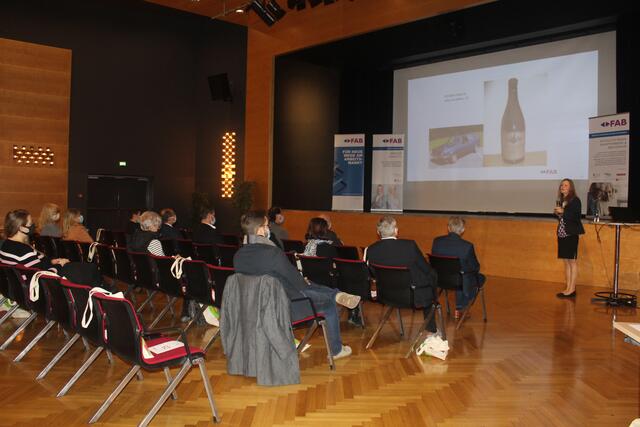 Unter Einhaltung strenger Maßnahmen konnte der Wirtschaftsempfang im Mürzzuschlager Stadtsaal durchgeführt werden. | Foto: Hofbauer