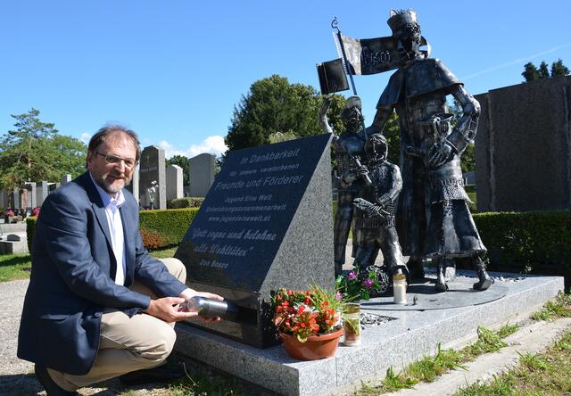„Die Statue ist dem Andenken aller Freunde und Freundinnen Don Boscos gewidmet“, so "Jugend Eine Welt"-Geschäftsführer Reinhard Heiserer