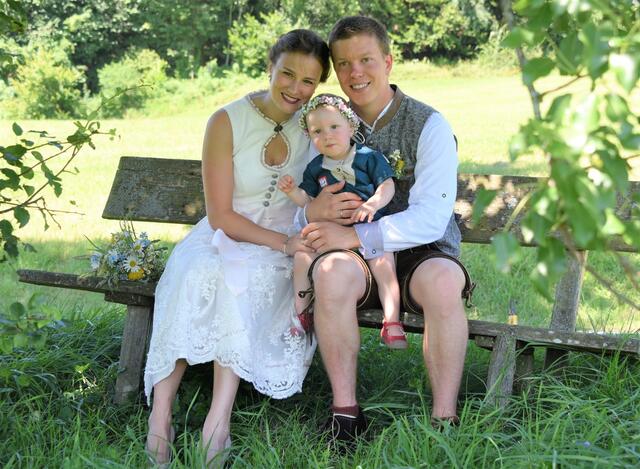 Im Sommer heirateten Kristin und Sascha Posch. Töchterlein Johanna kam bereits im Vorjahr zur Welt.
