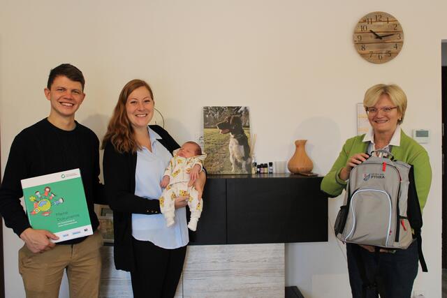 Matthias Gugerell, Romina Winter mit Sohn Matheo und Vizebürgermeisterin Erika Zeh