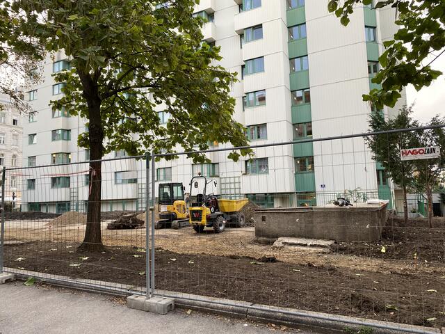 Die MA 42 arbeitet auf Hochtouren an der Umgestaltung. Schon Ende des Jahres sollen die Bauarbeiten abgeschlossen sein. | Foto: Barbara Schuster
