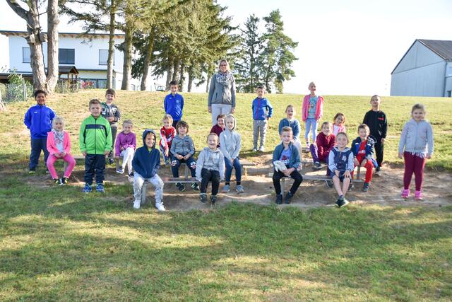 VS Großweikersdorf, 1b, Barbara Kiener, 22 Kinder Delphineklasse | Foto: Andreas Schlüsselberger