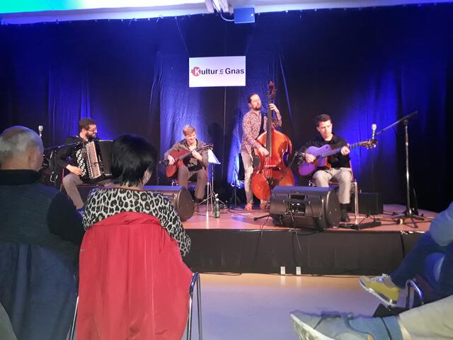 Christian Bakanic (l.) und das Diknu Schneeberger Trio.  | Foto: Marktgemeinde Gnas