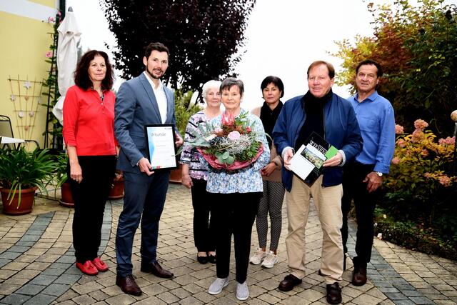Verabschiedung: Obfrau Maria Fiebirch, Georg Jillich Präsident des Kneippbundes Österreich, Kassierin Christine Murnberger, Ulli Kremser Obfraustv., Bürgermeister Matthias Weghofer und Schriftührer Johann Fiebrich mit Gründungsobrfrau Margarethe Harrer
