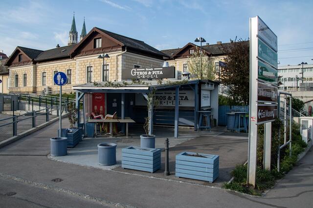Gastgarten des Bahnhofsgrills