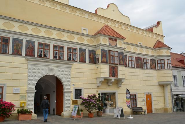 Das Rathaus Eisenstadt – Im Magistrat wird ab 3. November wird als Corona-Sicherheitsmaßnahme der Parteienverkehr wieder eingeschränkt.