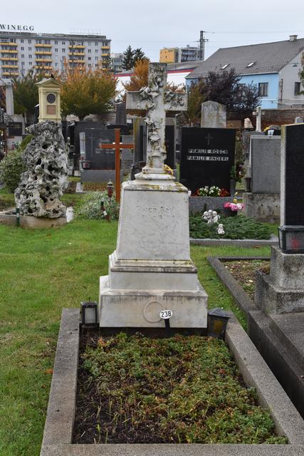 Das Grab von Karl Baron am evangelischen Friedhof in Favoriten. | Foto: Karl Pufler