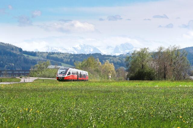 Nach dem Fluss Mattig benannt, fährt die gleichnamige Mattigtalbahn von Freilassing bis Braunau am Inn hindurch. | Foto: ÖBB