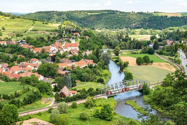 Von St. Pölten bis Sigmundsherberg verläuft in Niederösterreich die Kamptalbahn.