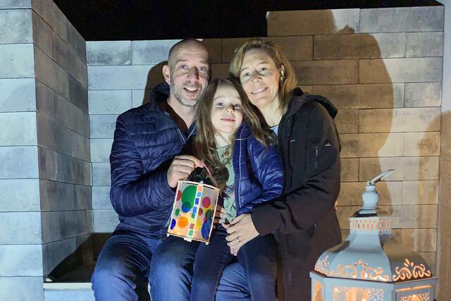 Peter, Pia und Astrid Paris freuen sich auf den etwas anderen Martinsumzug.