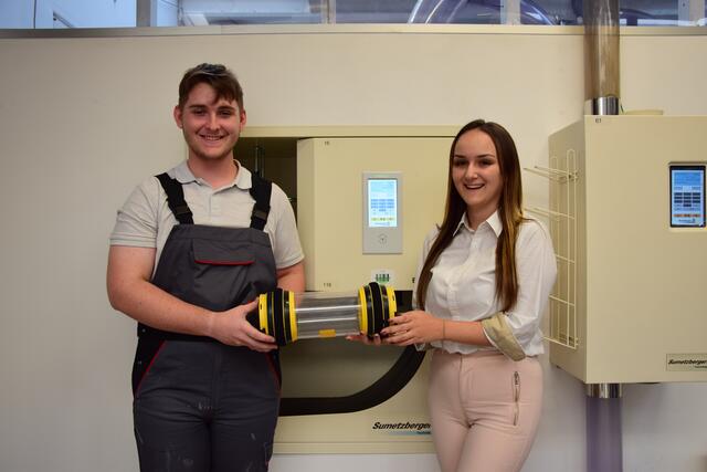 Jacqueline Topic und Lukas Stadler absolvieren ihre Lehrzeit bei Sumetzberger flink wie die Rohrpost. | Foto: Kautzky