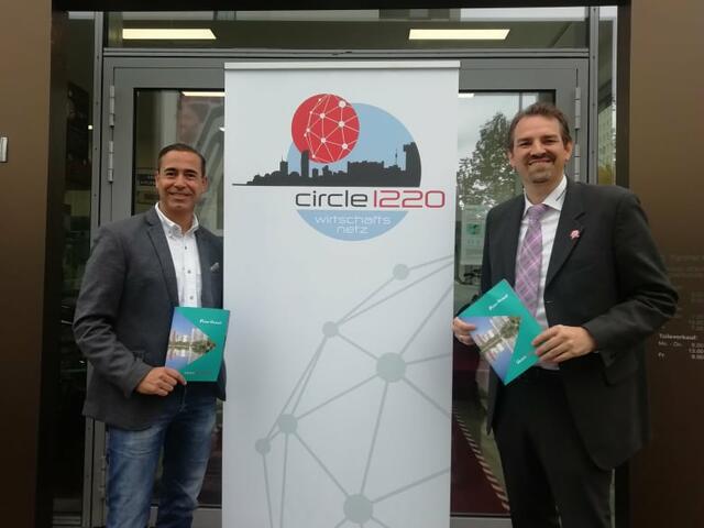 Michael Kohlruss (l.) und Marko Fischer wollen mit der Plattform Circle1220 Unternehmer in der Donaustadt besser miteinander vernetzen.  | Foto: Sellner