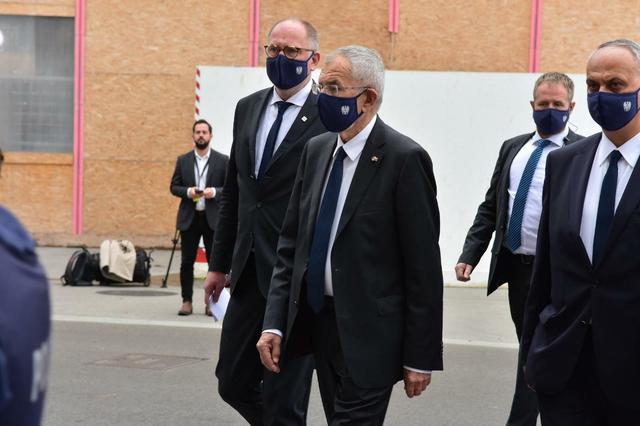 Bundespräsident Alexander Van der Bellen sprach sein Mitgefühl den Opfern und ihren Angehörigen aus. | Foto: Max Spitzauer