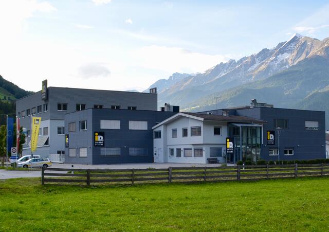Drei Osttiroler Unternehmen wurde das Prädikat „Ausgezeichneter Lehrbetrieb“ vom Land Tirol verliehen. Darunter auch die IDM-Energiesysteme GmbH in Matrei.