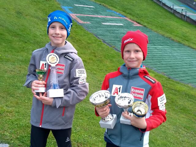 Adrian (l.) und Florin zeigten zum Abschluss der Sommersaison in Höhnhart starke Leistungen. | Foto: Kronnerwetter