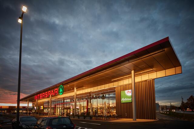 Der neu eröffnete Interspar in Braunau.  | Foto: INTERSPAR