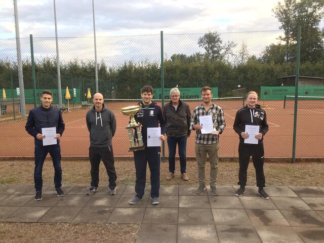 Bauer Lukas (Turnierleitung, Herrn A - 3. Platz), Tuttner Christoph (Herrn A - 2. Platz), Pölzl Philipp (Herrn A - 1. Platz), Pfeifer Franz (Obmann), Seebacher Philipp (Herrn B – 1. Platz) und Maritschnik Mario (Herrn A – 3. Platz) (v. l.)