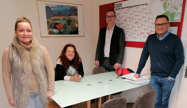 Projektleiter Christoph Haider (2.v.l.) mit seinem Team Nina Armer, Monika Flackl und Viktor Pejzl | Foto: Mein Laden