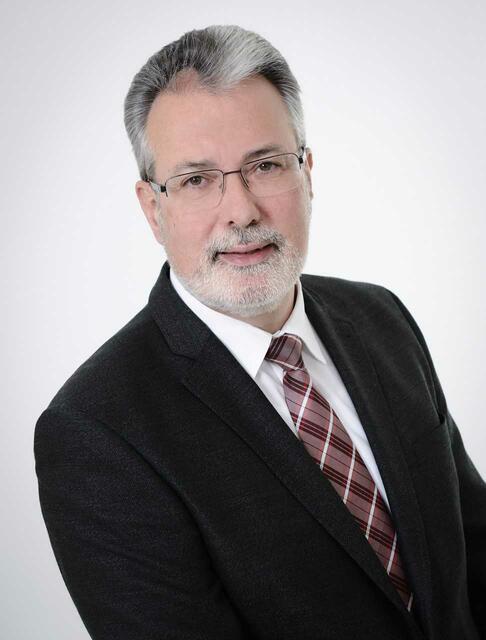 Bezirkshauptmann Helmut-Theobald Müller appelliert an die Bevölkerung, sich an die Vorgaben der Gesundheitsbehörden zu halten.  | Foto: BH DL