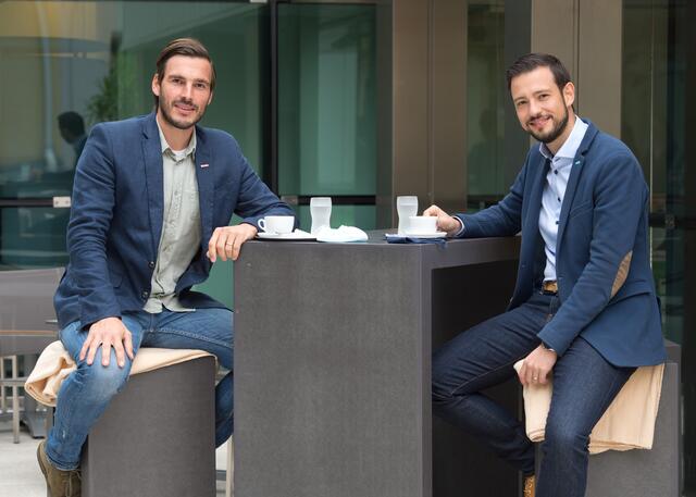 WK-Obmann Stefan Sternad und Landesrat Sebastian Schuschnig sehen in der Winter-Open-Air-Gastronomie Chancen für Unternehmen und Gemeinden.