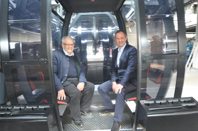 Freude über die neue Bahn: Anton und Manfred Pletzer. | Foto: Kogler