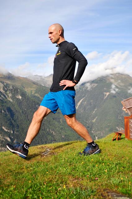 Fit in den Winter mit Gerald Kammerlander - Übung 5: Ausfallschritte | Foto: Hassl