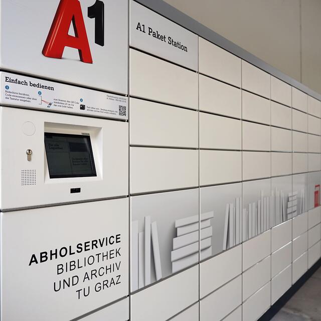 Kontaktloses Abholen von Büchern ist an der Hauptbibliothek der TU Graz rund um die Uhr möglich. | Foto: TU Graz – Bibliothek