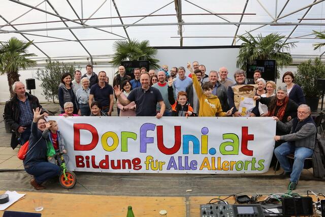 Die Organisatoren der "Dorf-Uni", hier ein Bild einer Veranstaltung vor der Corona-Krise, sind Mitveranstalter von "Region am Donnerstag".  | Foto: WOCHE