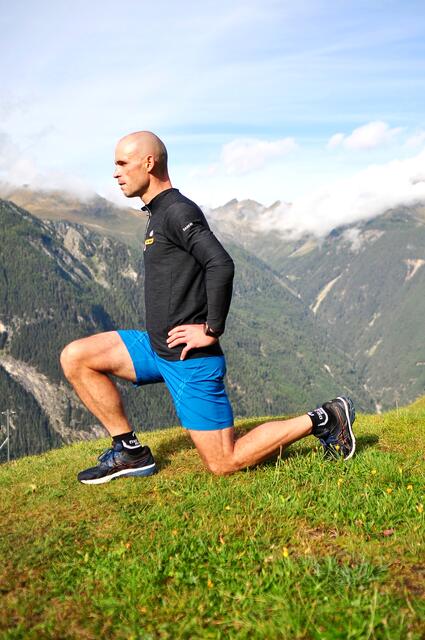 Fit in den Winter mit Gerald Kammerlander - Übung 5: Ausfallschritte | Foto: Hassl