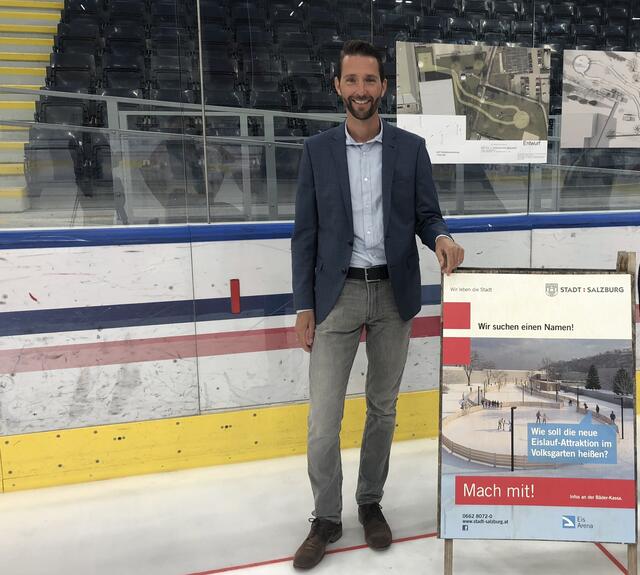 Die Aufbauarbeiten für den "Eiszauber Volksgarten" mit der Eisrunde unter freiem Himmel seien voll im Plan, sagt Roland Oberhauser, Leiter der städtischen Betriebe.
