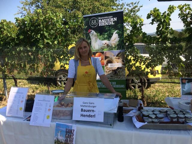 Angelika Moser an einem ihrer Verkaufsstände.