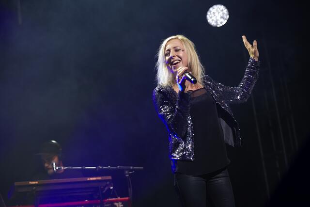 Julia Sitz: Derzeit in Babypause, aber bald wieder auf Tournee. Die Musikerin "schart schon in den Startlöchern". | Foto: Jana Madzigon
