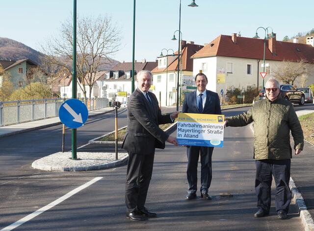 Landesrat Eichtinger, Straßenbaudirektor Josef Decker und Bürgermeister Ludwig Köck | Foto: zVg