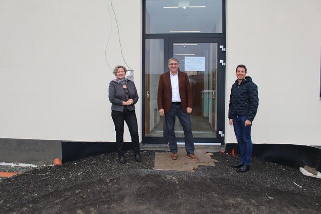 Vorfreude auf das neue Rathaus: Sabine Zenz, Bgm. Alois Resch und Moritz Purr (v.l.) | Foto: KK