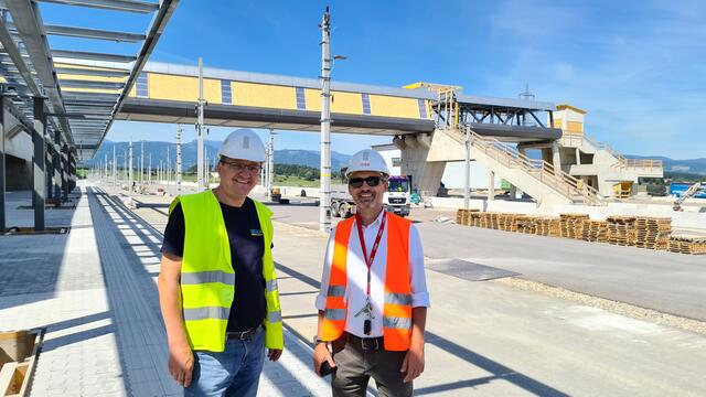 Lokalaugenschein am Bahnhof Weststeiermark: Bgm. Alois Resch und Projektkoordinator Manuel Burghart (ÖBB). | Foto: ÖBB