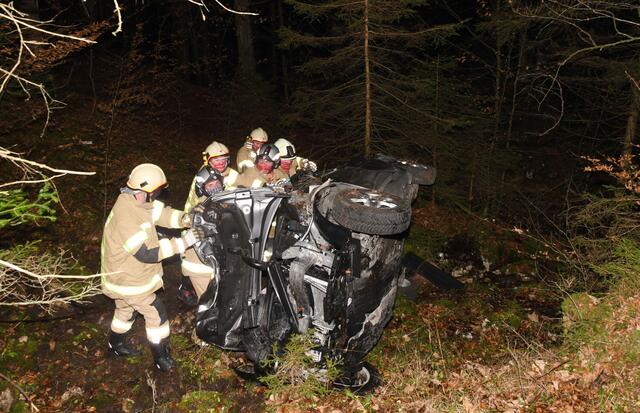 Eine 18-Jährige verlor am 8. November in Brandenberg die Kontrolle über ihr Fahrzeug.